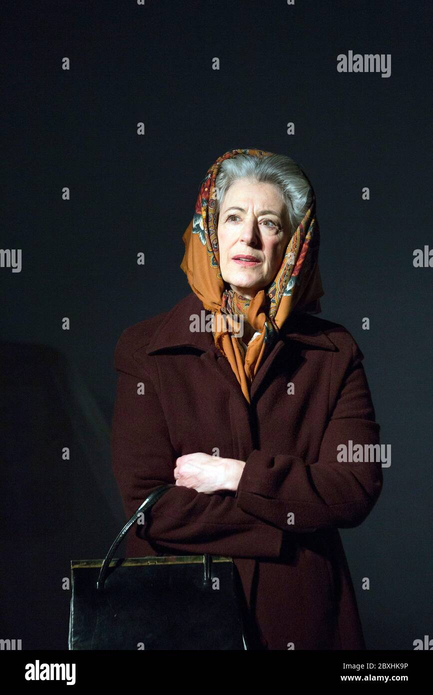 Maureen Lipman (Doris) in MY MOTHER SAID I NEVER SHOULD by Charlotte Keatley opening at the St James Theatre, London SW1  18/04/2016 design: Signe Beckmann video: Timothy Bird lighting: Johanna Town director: Paul Robinson Stock Photo