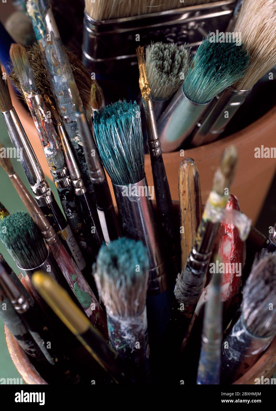 Brushes pots hi-res stock photography and images - Alamy