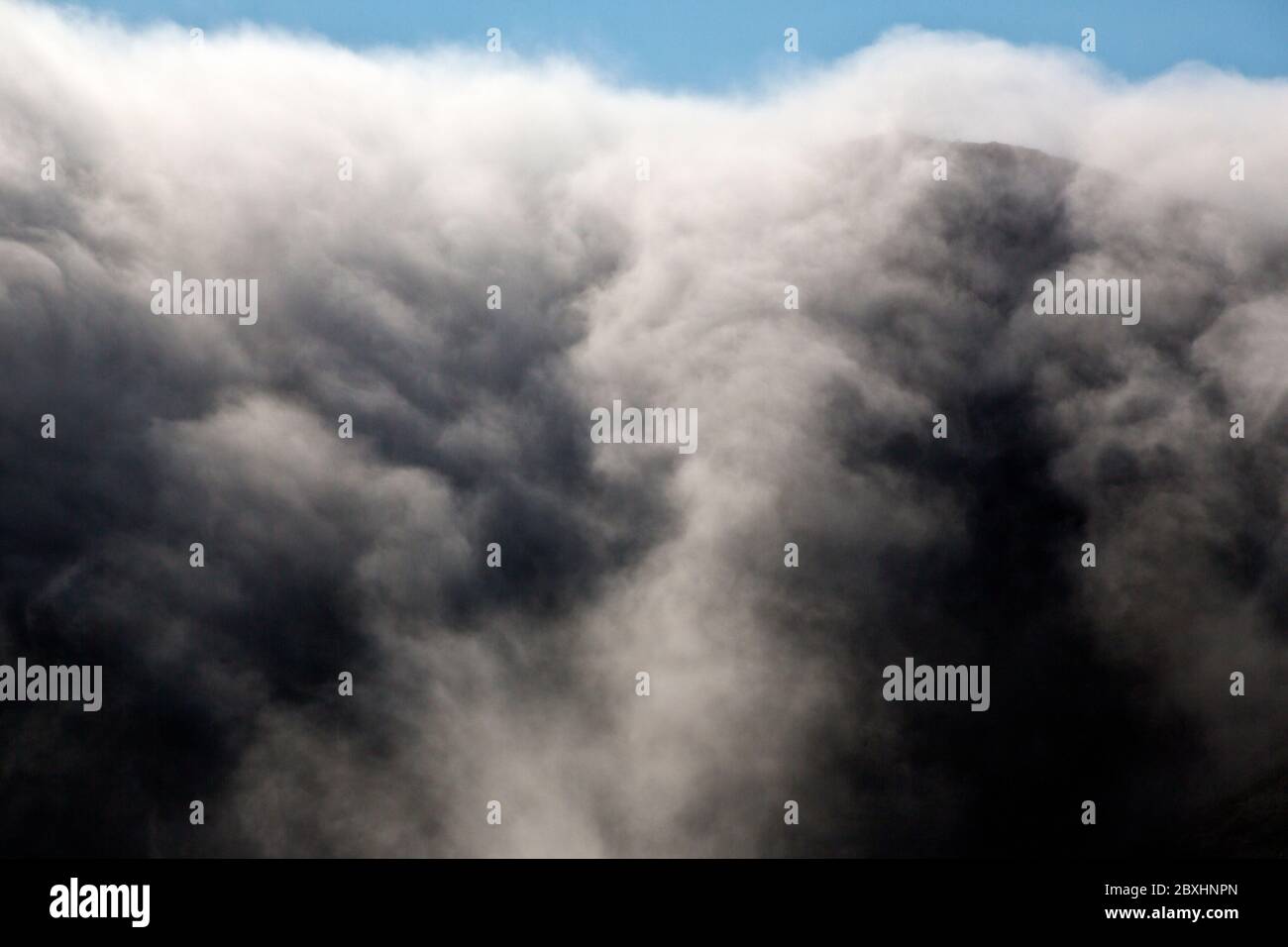 Fog rolling in marin hi-res stock photography and images - Alamy