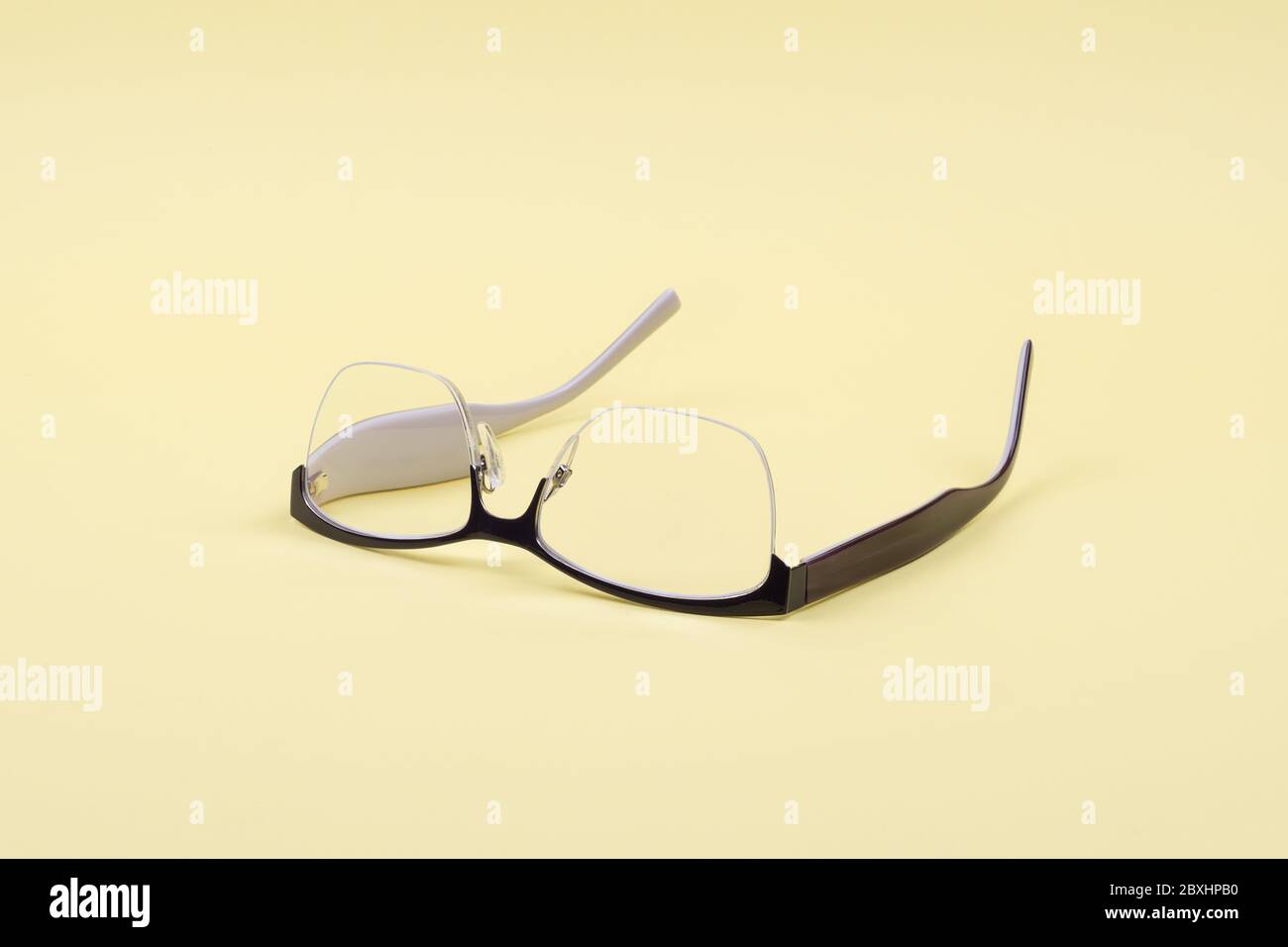 Close up view eyes glasses hi-res stock photography and images - Alamy