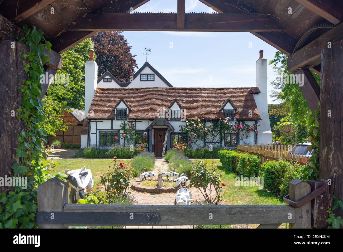 Period cottage on The Green, Littlewick Green, Berkshire, England, United Kingdom Stock Photo