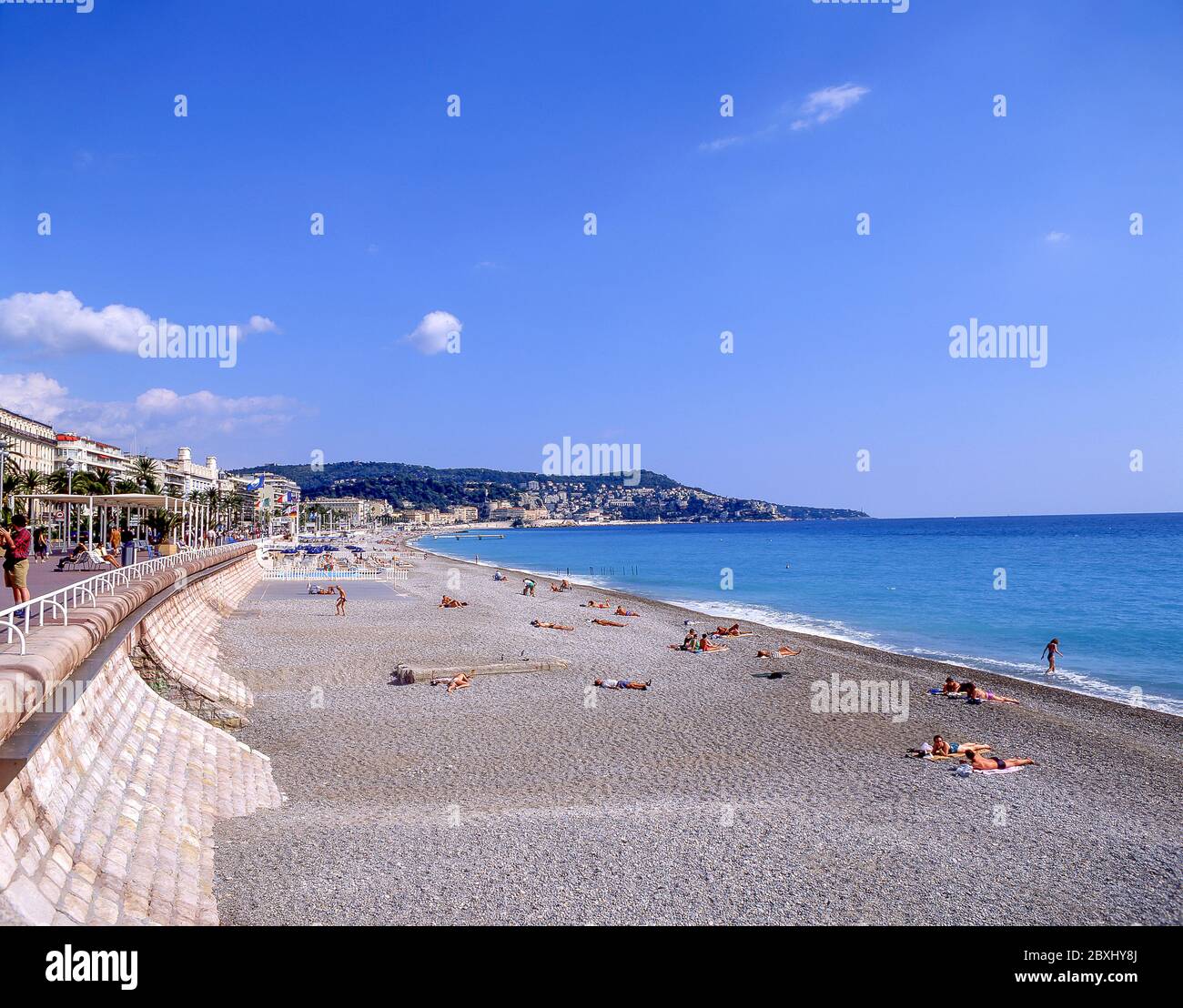 Plage Publique (public beach), Nice, Côte d'Azur, Alpes-Maritimes, Provence-Alpes-Côte d'Azur, France Stock Photo