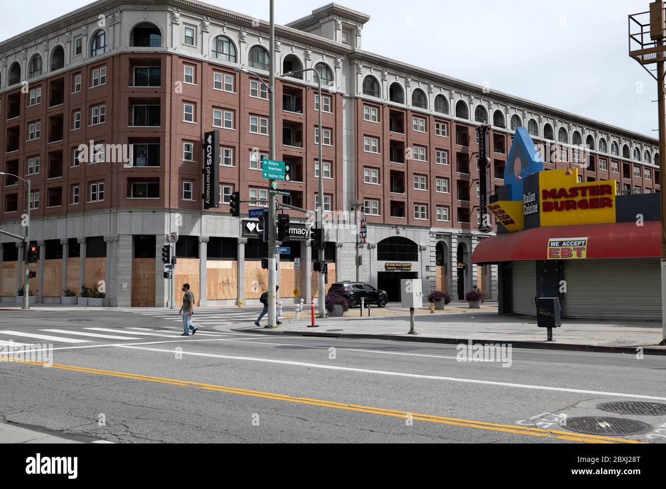Los Angeles, CA/USA - June 1, 2020: CVS Pharmacy and other businesses ...