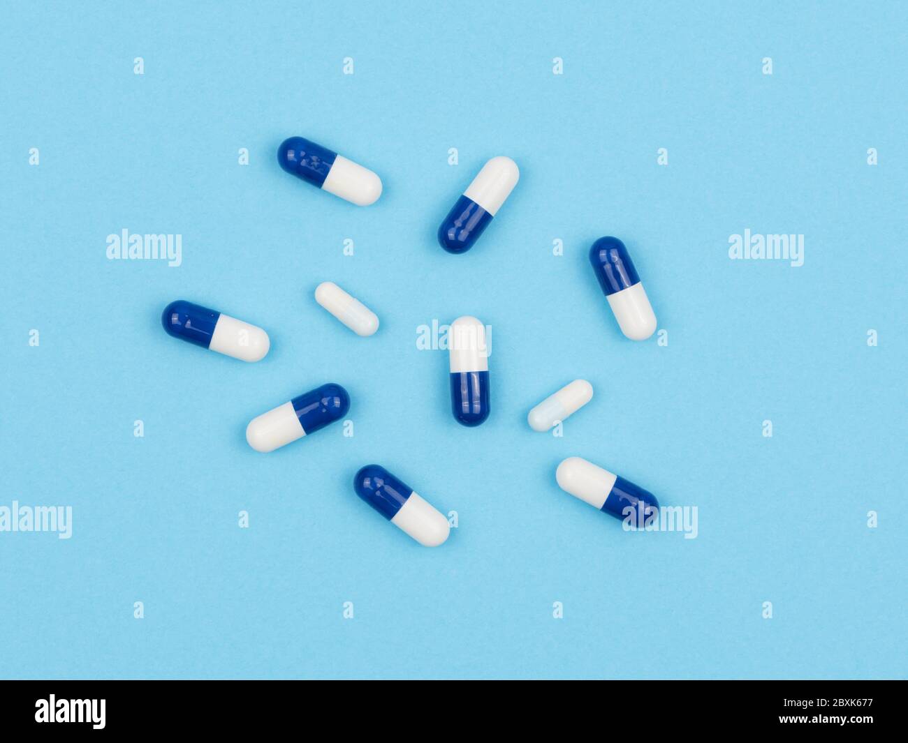 Medicinal capsules hi-res stock photography and images - Alamy