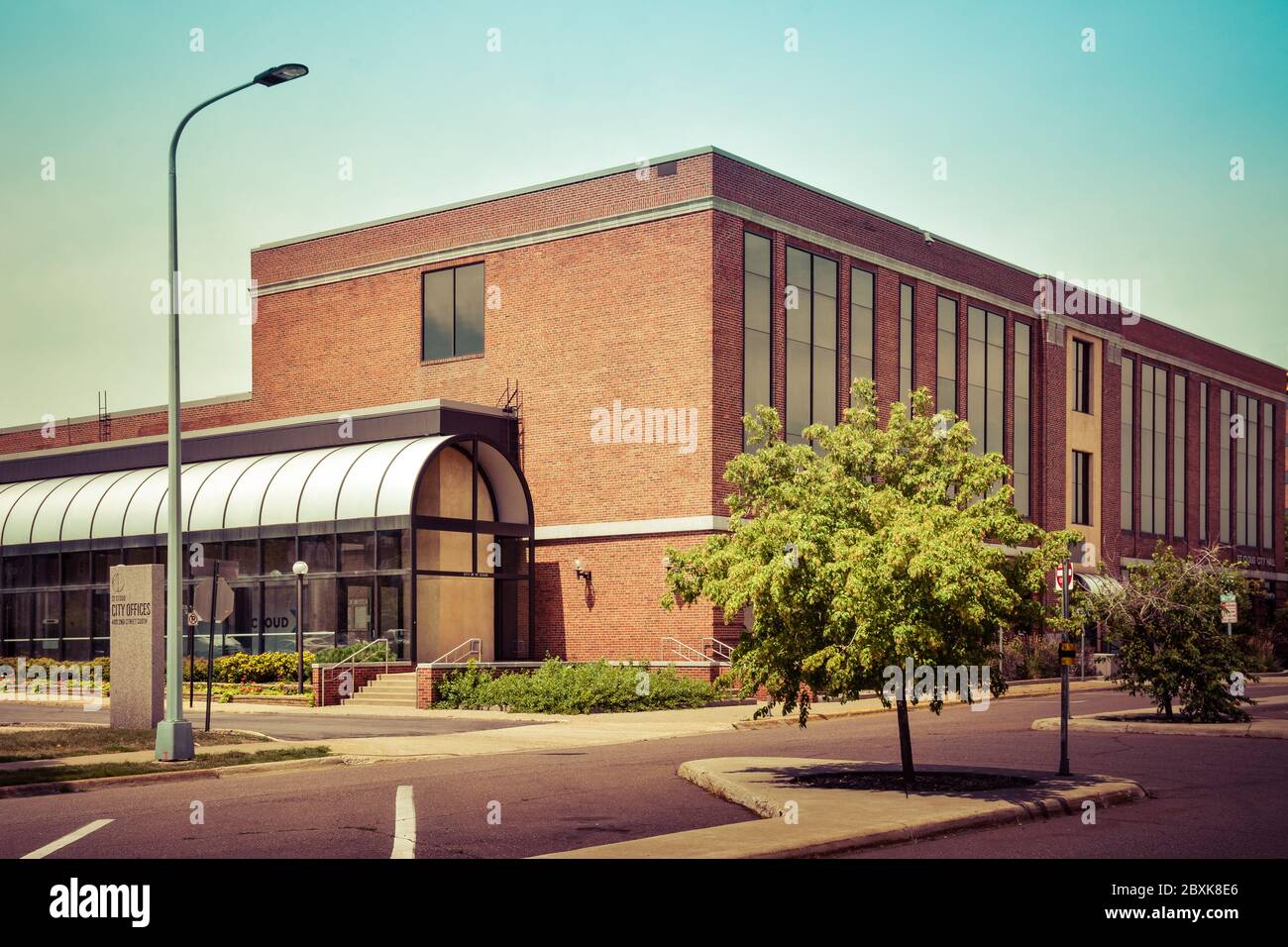 Small town office building hi-res stock photography and images - Alamy