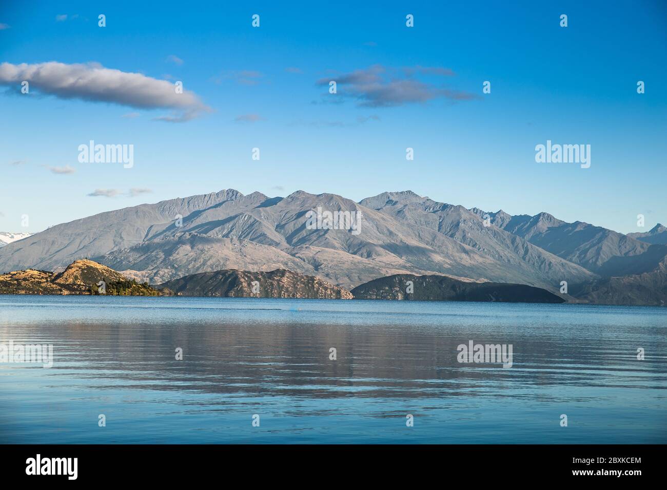 Lake Wanaka Central Otago South Island New Zealand Stock Photo - Alamy