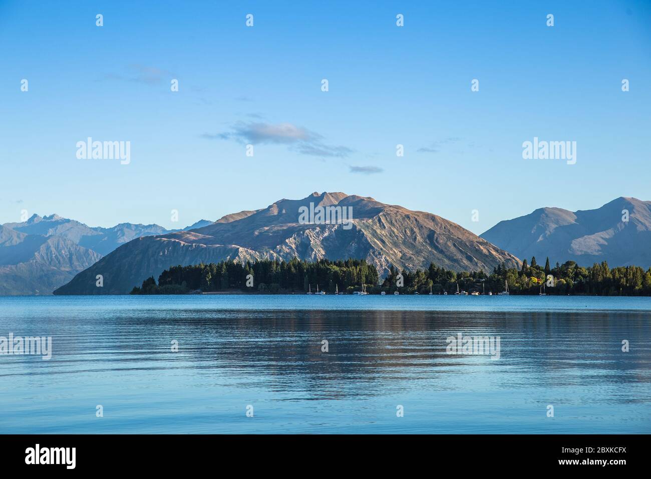 Lake Wanaka Central Otago South Island New Zealand Stock Photo - Alamy