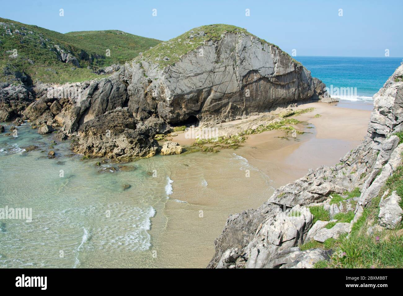 Wilder Küstenabschnitt am Jakobsweg bei Llanes im Golf von Biskaya Stock Photo