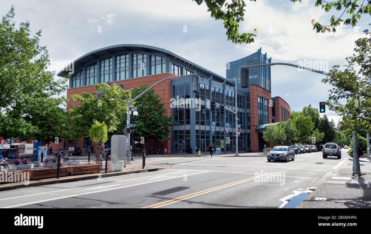 The Eugene library in downtown Eugene, Oregon Stock Photo Alamy