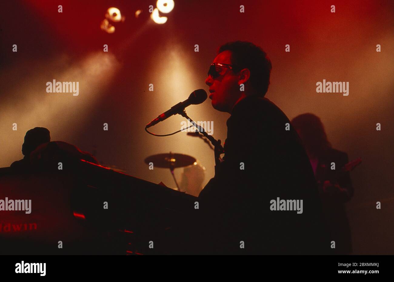 Billy Joel live in concert, Hamburg, Deutschland 1990 Stock Photo Alamy