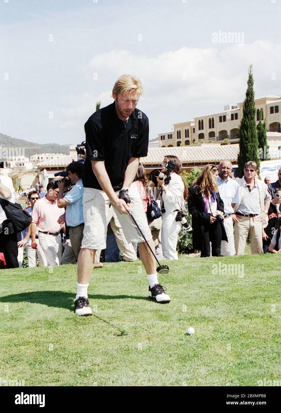 Boris Becker beim Abschlag bei seiner Golf Trophy 2001 im Dorint Royal Golfresort & Spa Camp de Mar auf  Mallorca, Spanien 2001. Stock Photo