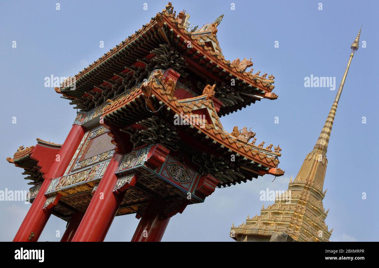 Bangkok, Thailand. 1st Feb, 2019. A view of a Chinatown gate. Credit: Paul Lakatos/SOPA Images/ZUMA Wire/Alamy Live News Stock Photo