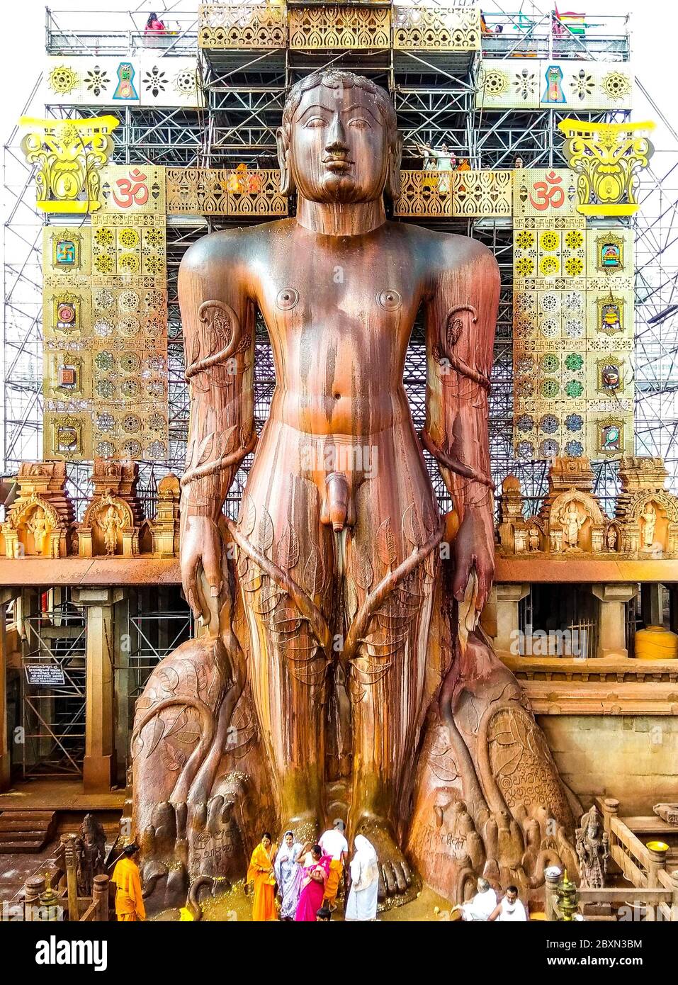 Gomateshwara Bahubali statue at Shravanabelagola is one of the most important pilgrimage destination in Jainism. Tallest monolithic statue in the. Stock Photo