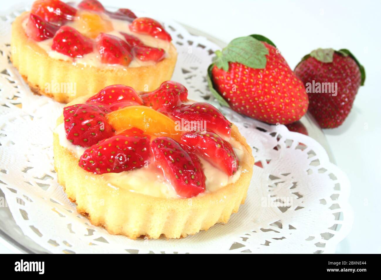 Strawberry shortcake with strawberries Stock Photo - Alamy