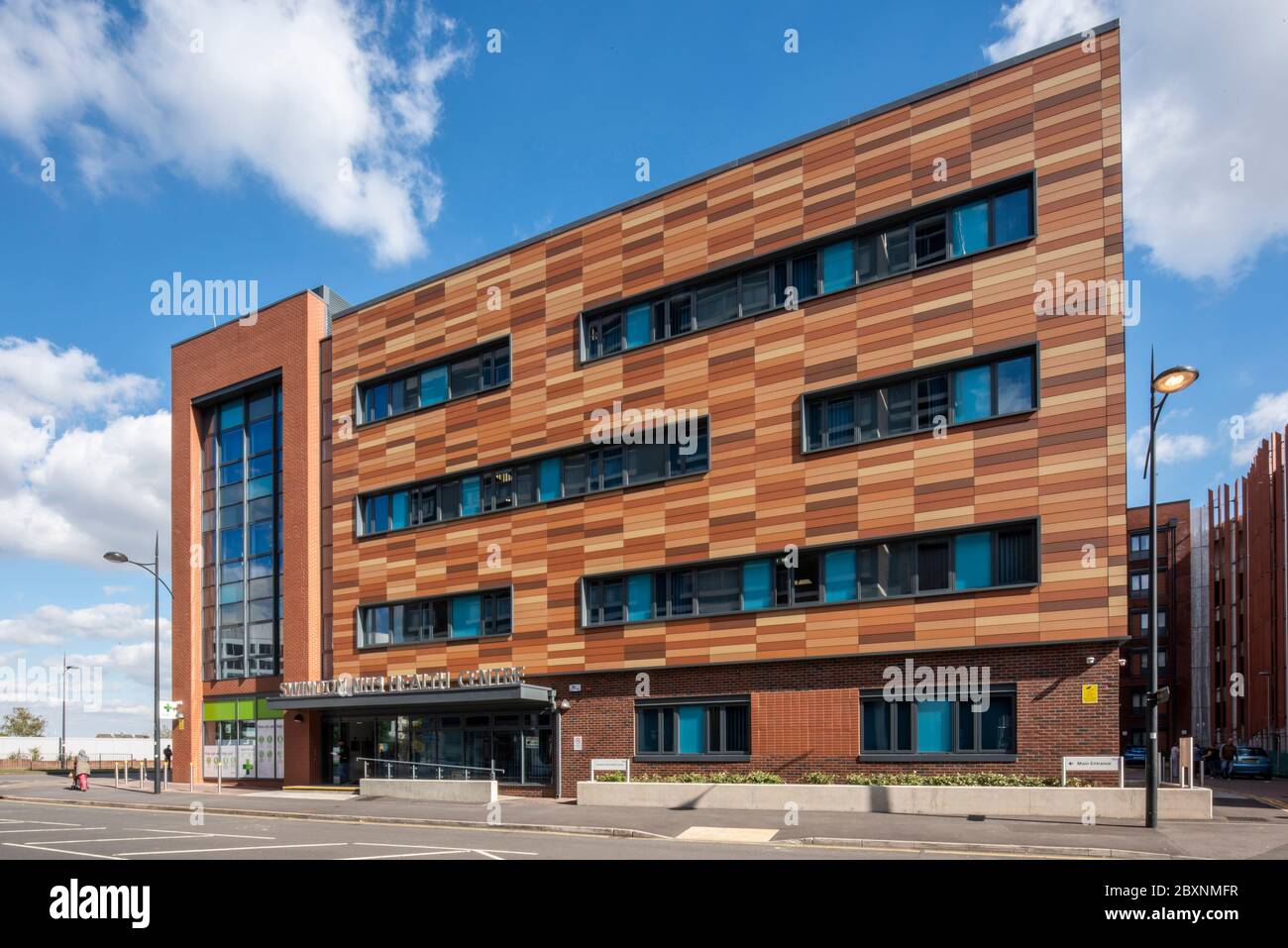 Exterior of Swindon NHS Health Centre. Swindon NHS Health Centre, Swindon, United Kingdom. Architect: Roberts Limbrick Ltd, 2017. Stock Photo