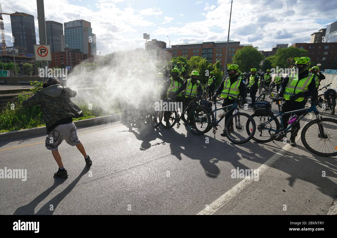 Montreal,Quebec,Canada,June 7, 2020.Police intervening at the Black Lives Matter protest in Montreal.Credit:Mario Beauregard/Alamy News Stock Photo