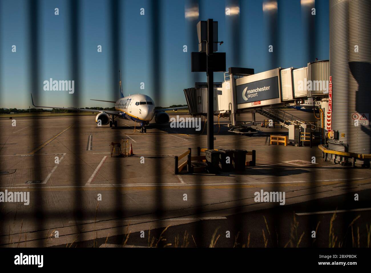Manchester airport terminal hi-res stock photography and images - Alamy