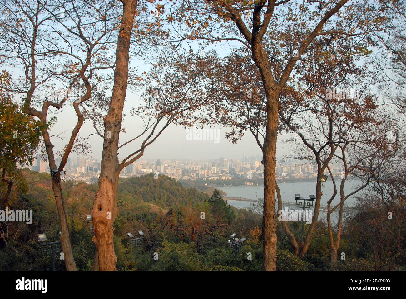 West Lake (Xi Hu) in Hangzhou, Zhejiang Province, China. View from Baoshi Hill across West Lake to Hangzhou city Stock Photo