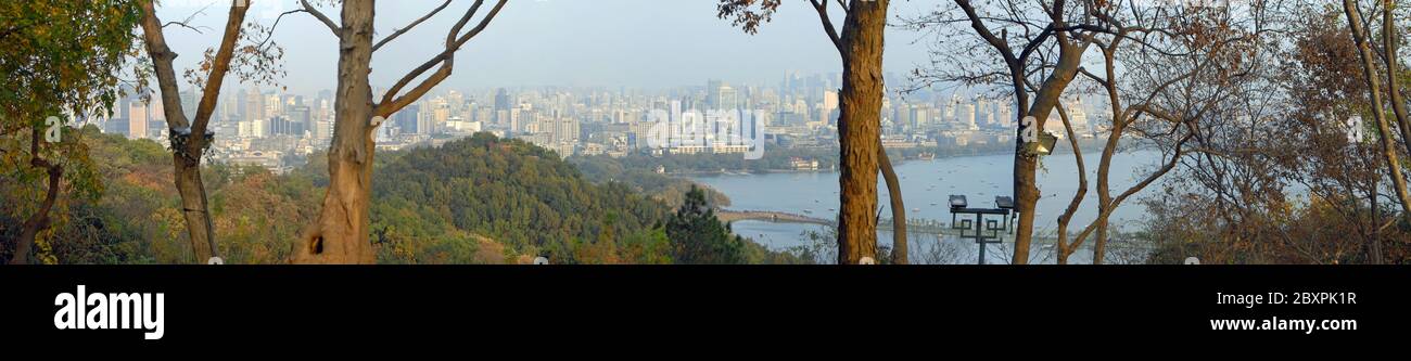 West Lake (Xi Hu) in Hangzhou, Zhejiang Province, China. Panoramic view from Baoshi Hill across West Lake to Hangzhou city Stock Photo