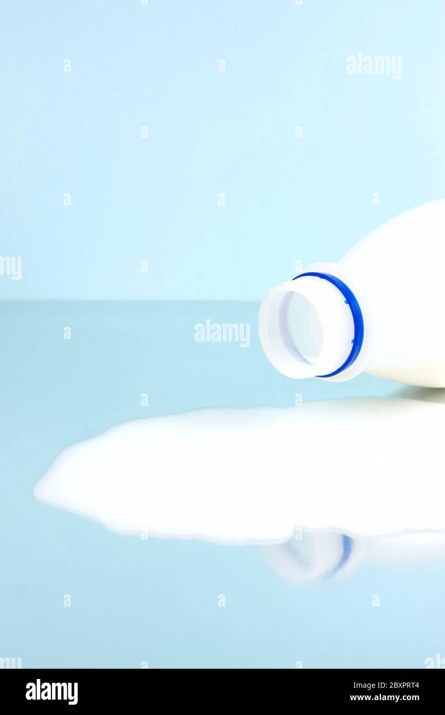Full cream milk Stock Photo - Alamy