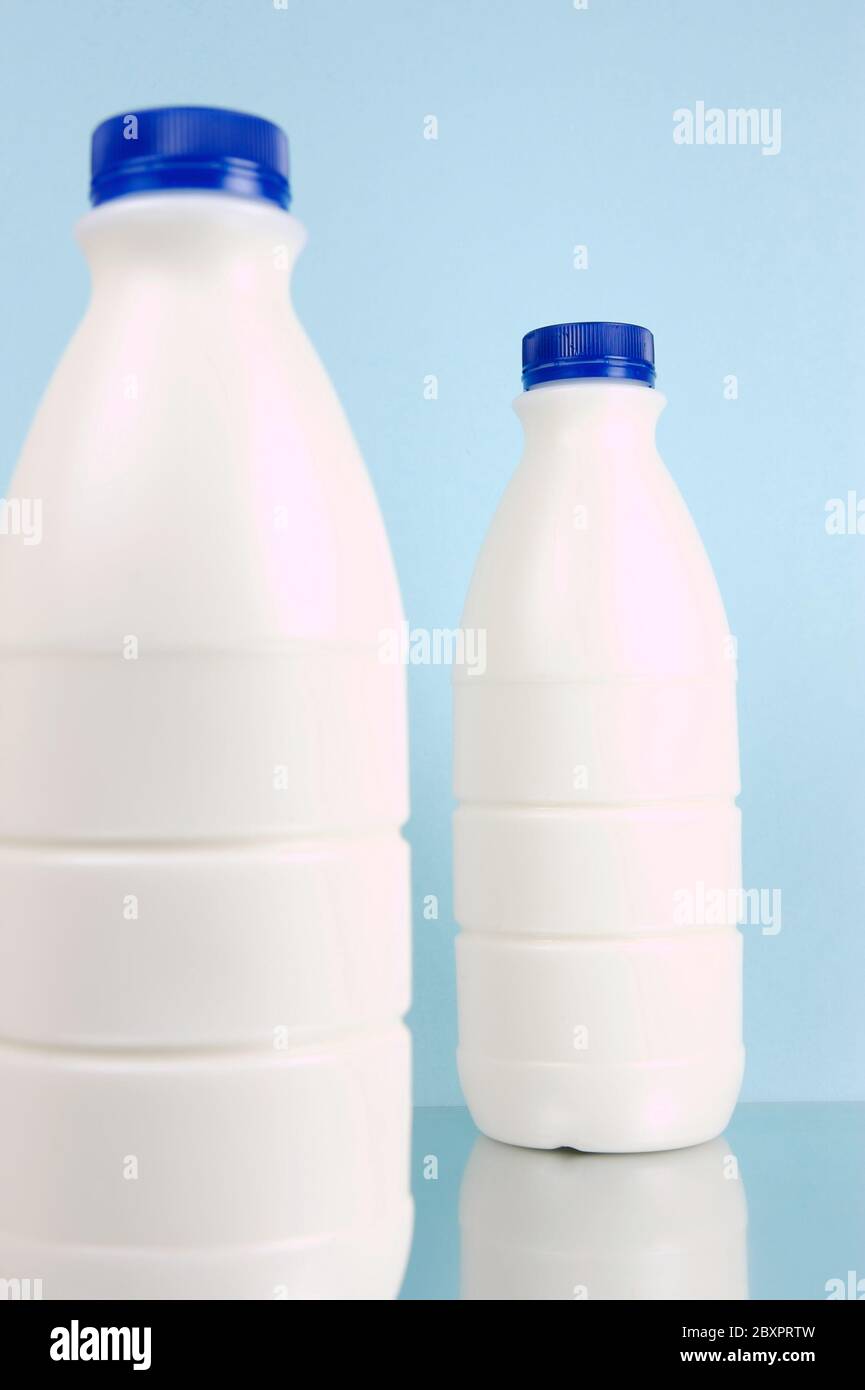 Full cream milk Stock Photo - Alamy