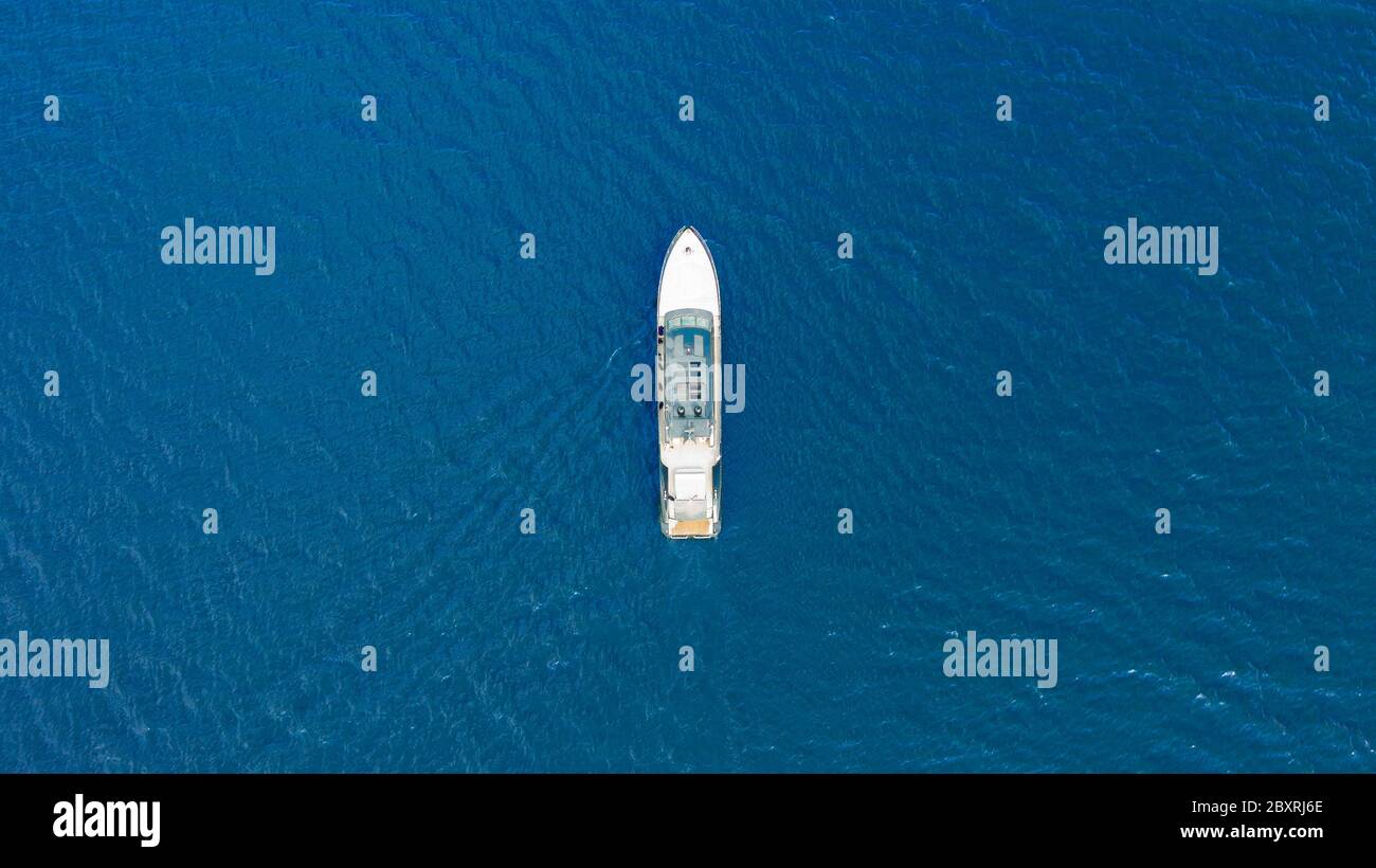 aerial top view luxury yacht sailing in sea Stock Photo - Alamy
