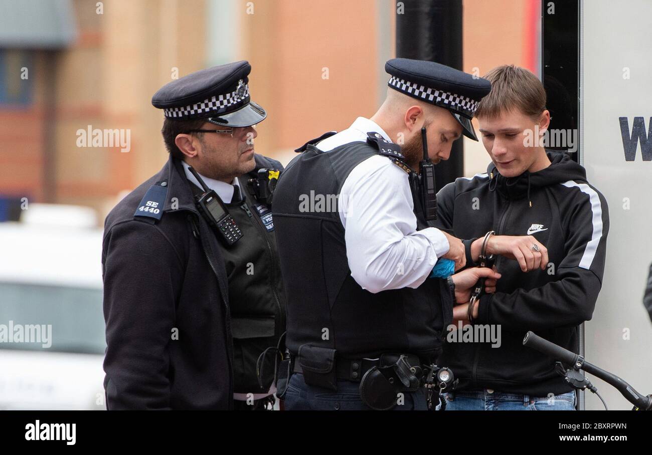 Bexleyheath, Kent, UK. 08th June, 2020. Police stop and search ...