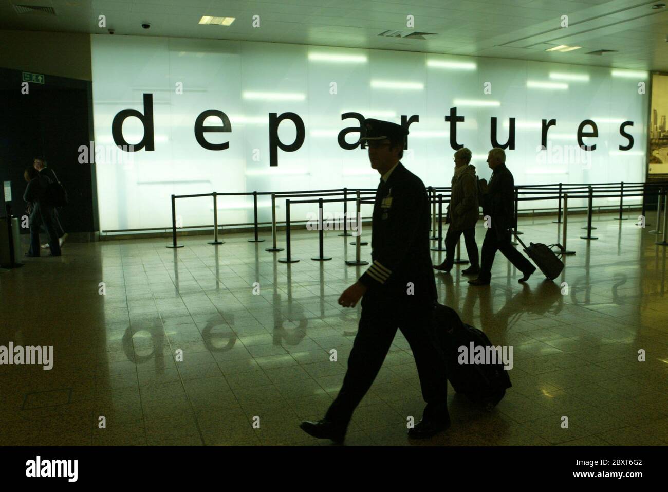 Flight Crew Departing Glasgow Airport Stock Photo Alamy