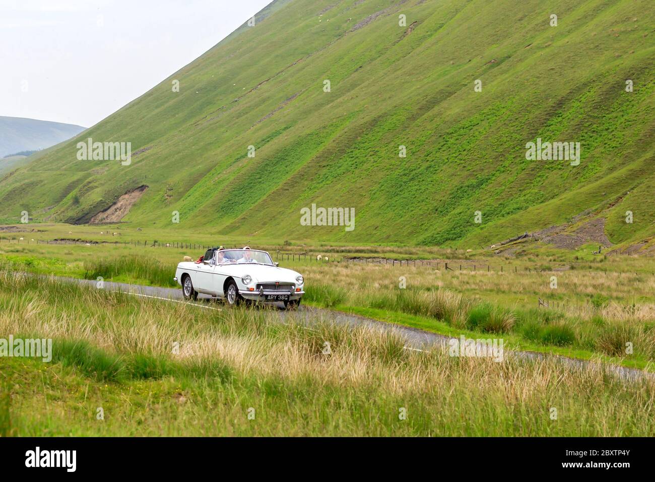 Antique mgb roadster hi-res stock photography and images - Alamy