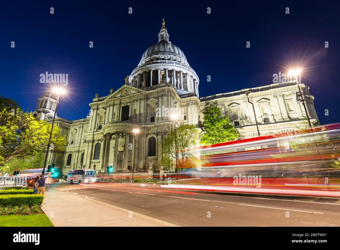 St. Paul's Cathedral in London at night Stock Photo