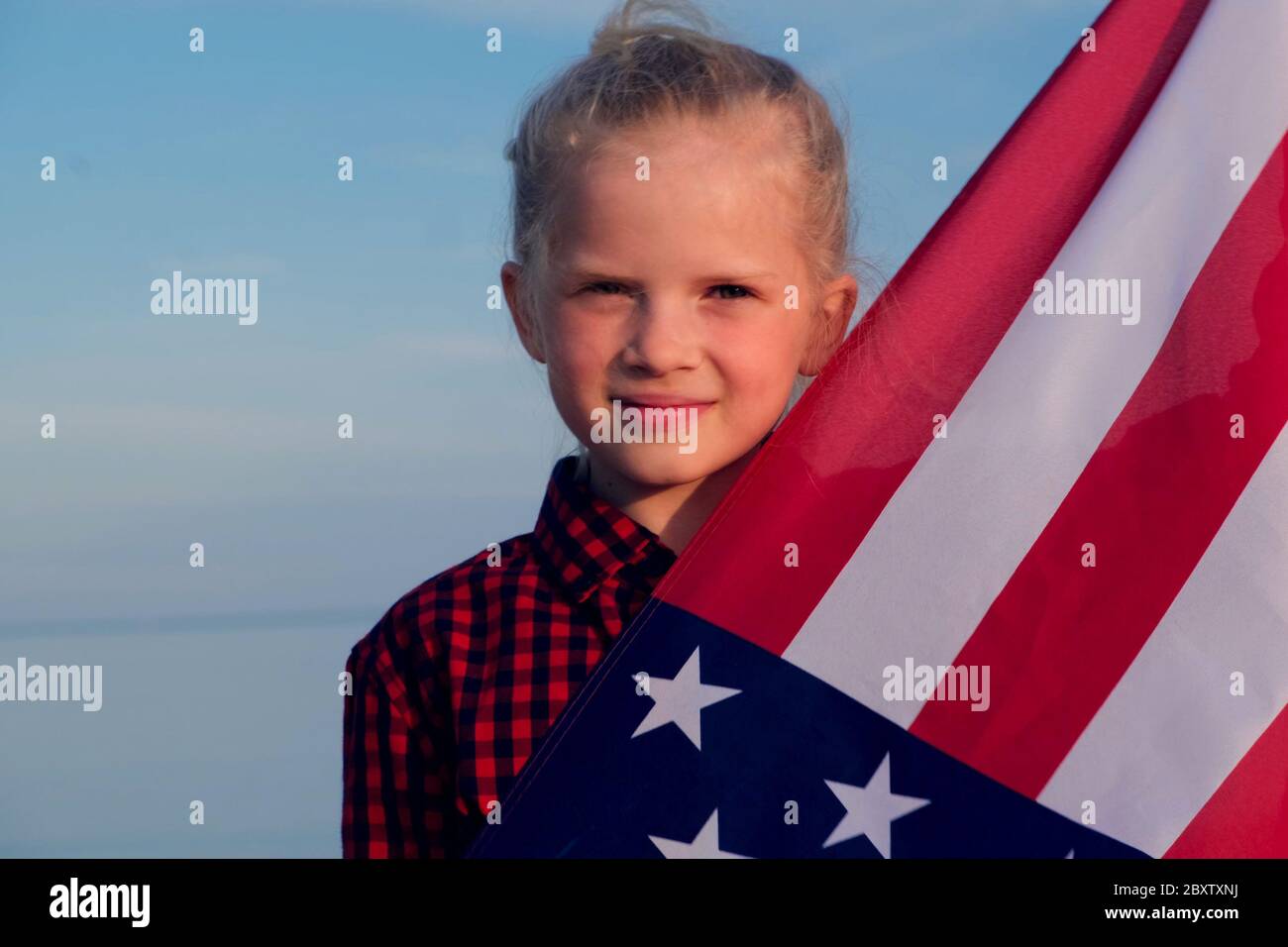 who was the blonde girl in independance day 2