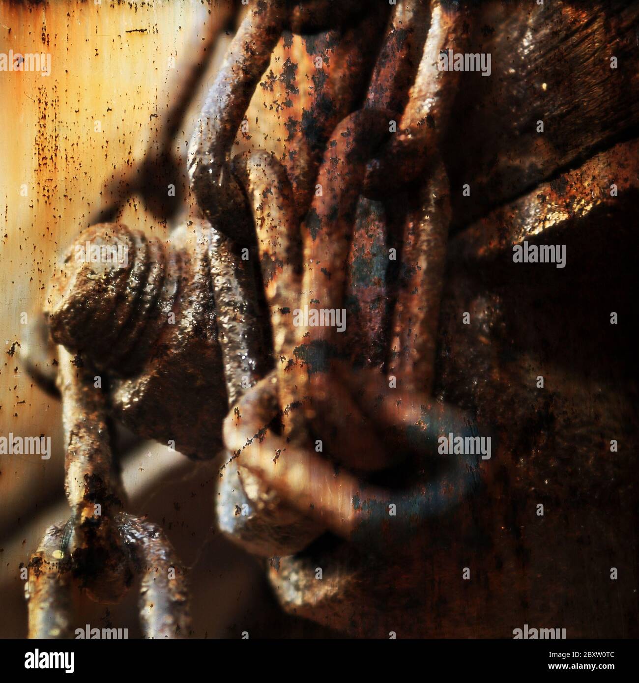 Massive links hi-res stock photography and images - Alamy