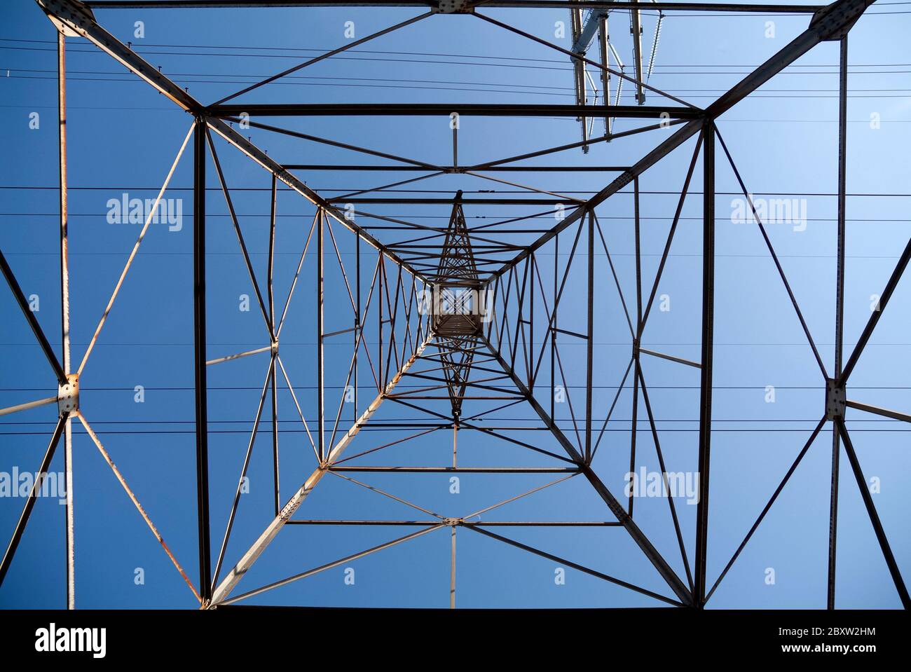 GRIDLOCK: An all 90 degree vertical look at the high tension electric ...
