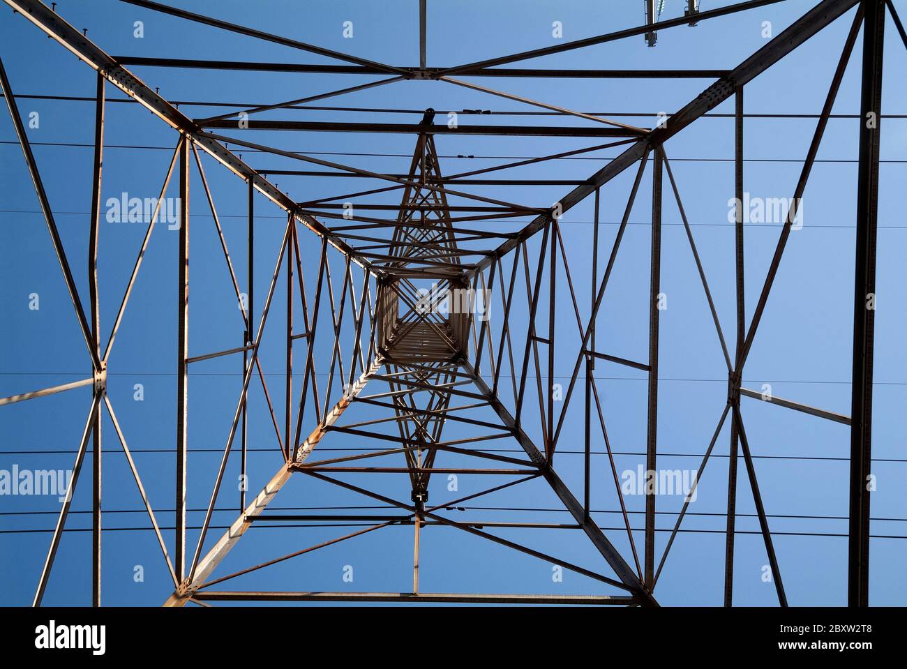 GRIDLOCK: An all 90 degree vertical look at the high tension electric ...