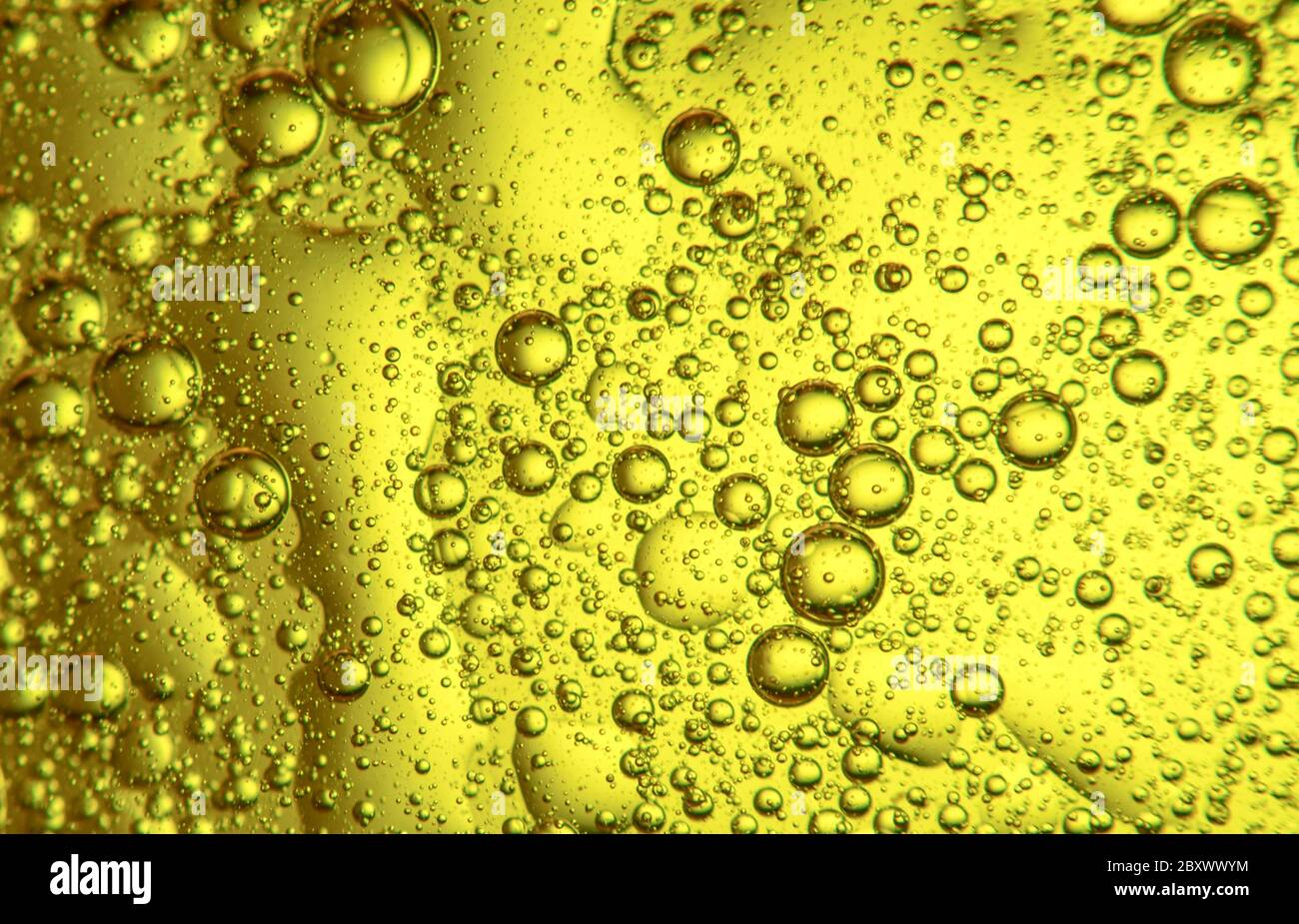 Olive oil golden bubbles macro hi-res stock photography and images - Alamy