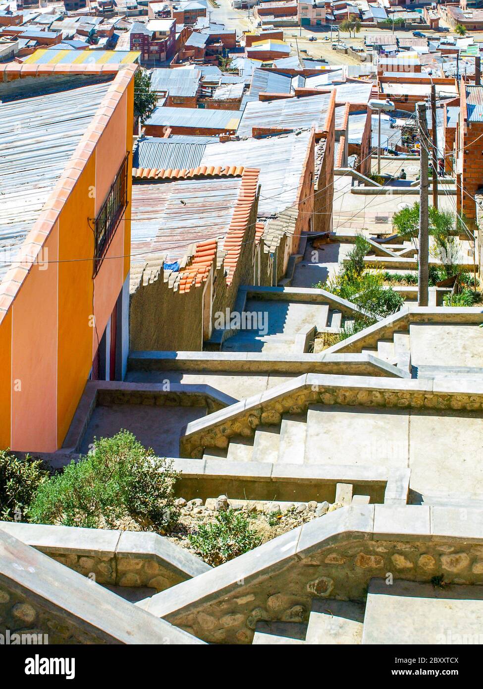 Slum houses built in steep of La Paz, Bolivia Stock Photo - Alamy