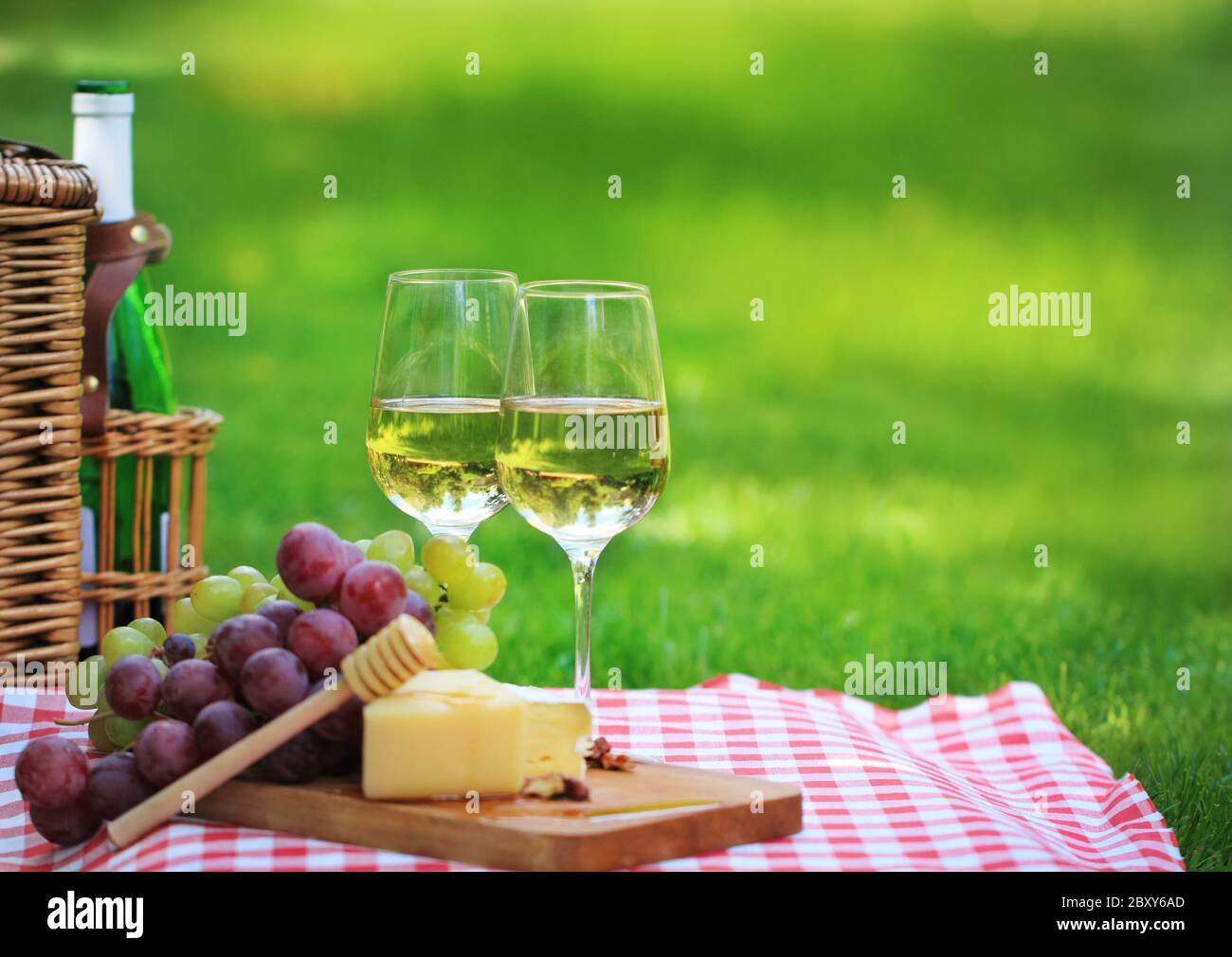 Picnic summer france hi-res stock photography and images - Alamy