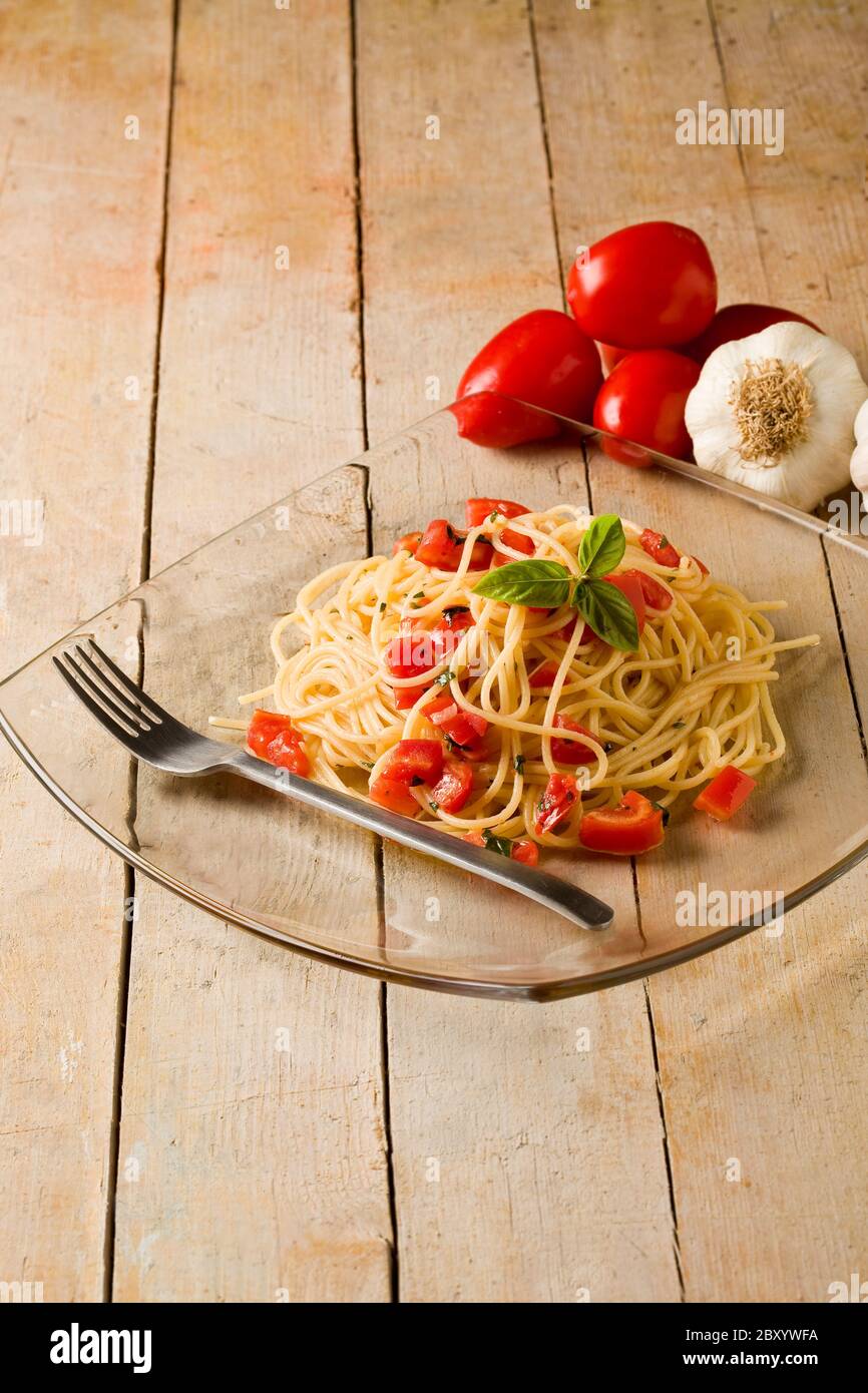 Spaghetti with Garlic and Oil Stock Photo - Alamy