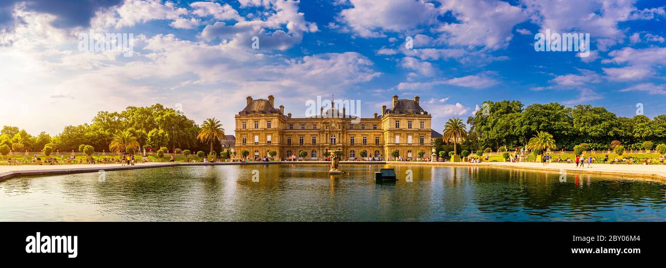 Palais des thes hi-res stock photography and images - Alamy