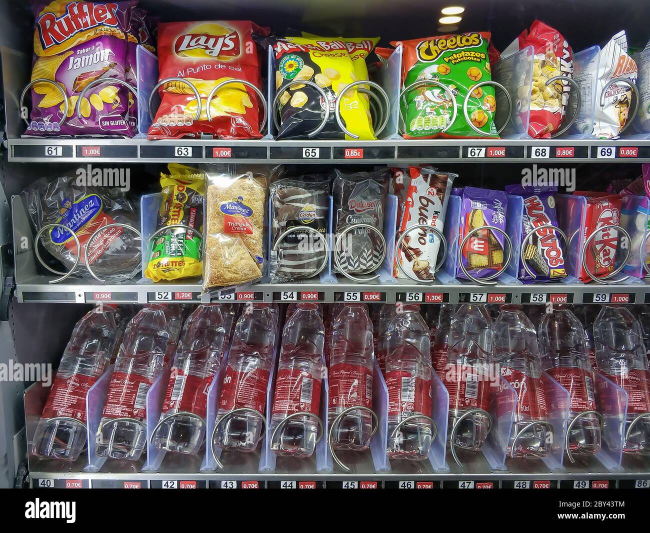 Food vending machine hires stock photography and images Alamy