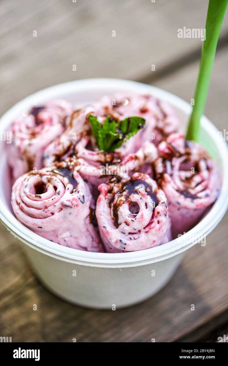 Ice cream production hi-res stock photography and images - Alamy