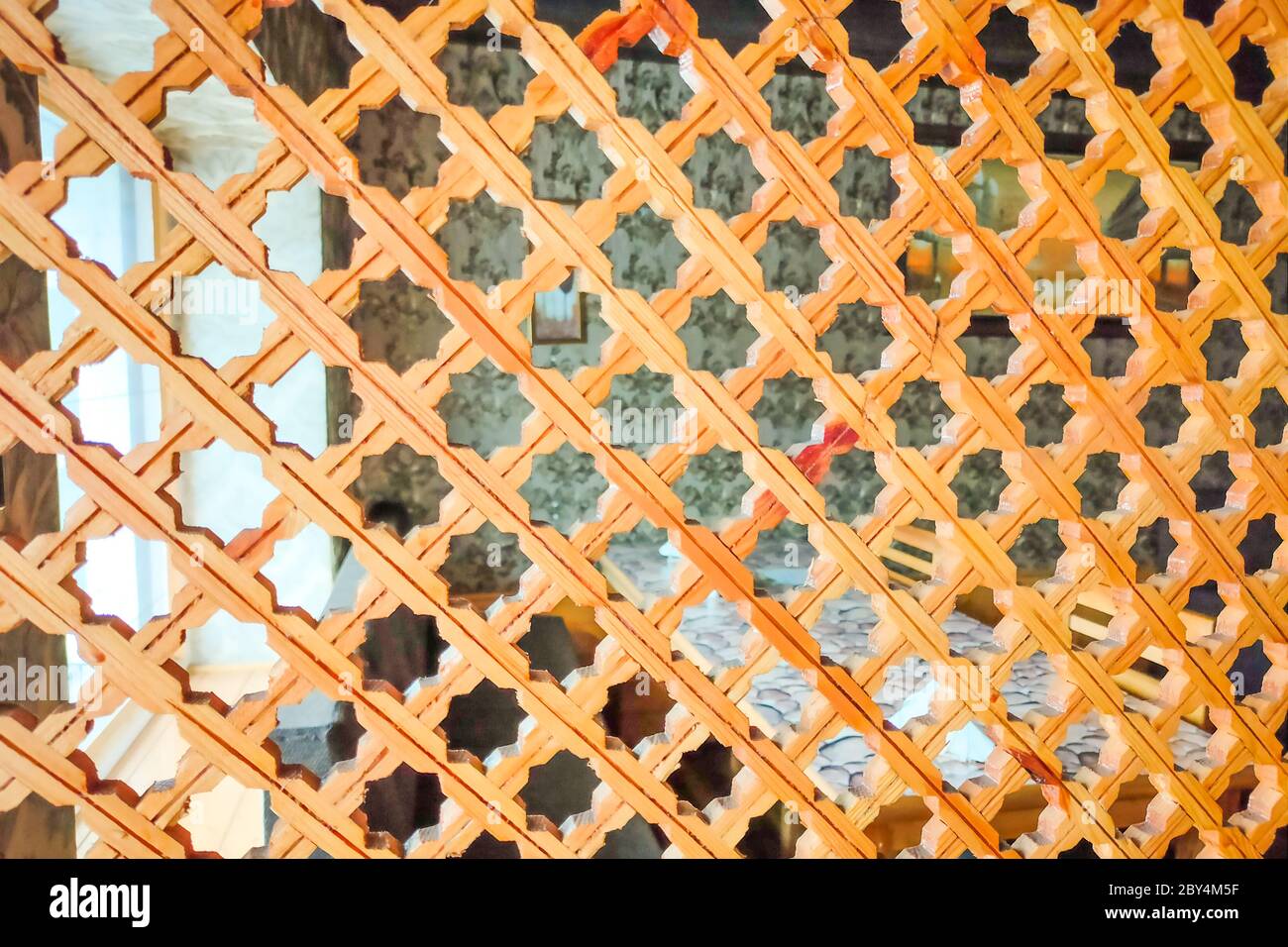 Wooden art mesh in a restaurant in Srinagar, Kashmir, Kashmir crafts Stock  Photo - Alamy