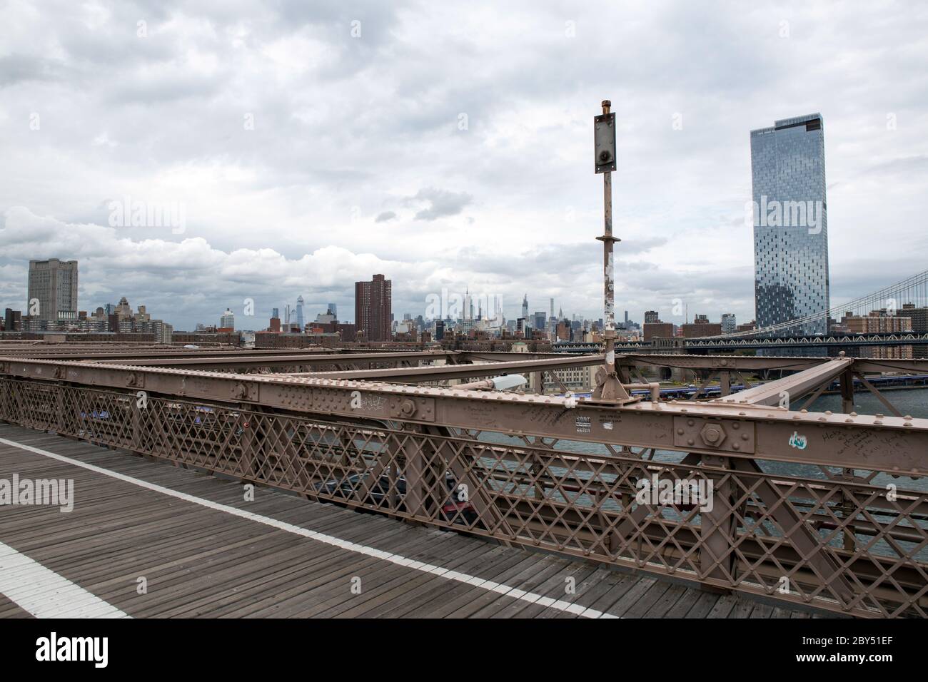 Wide view brooklyn bridge in hi-res stock photography and images - Alamy