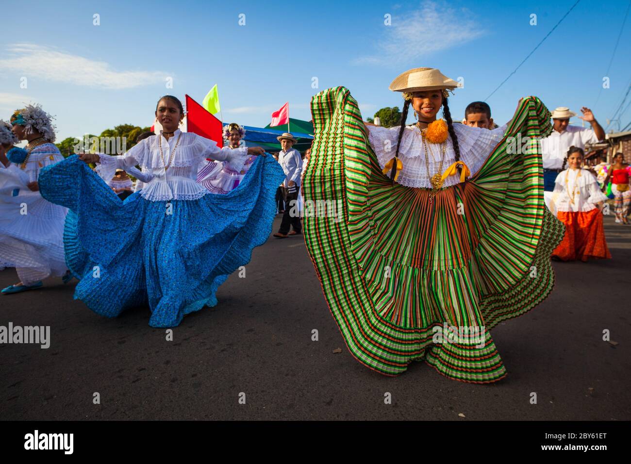 Panamanian girls on the annual event 'El desfile de las mil polleras' in Las Tablas, Los Santos province, Republic of Panama. Stock Photo