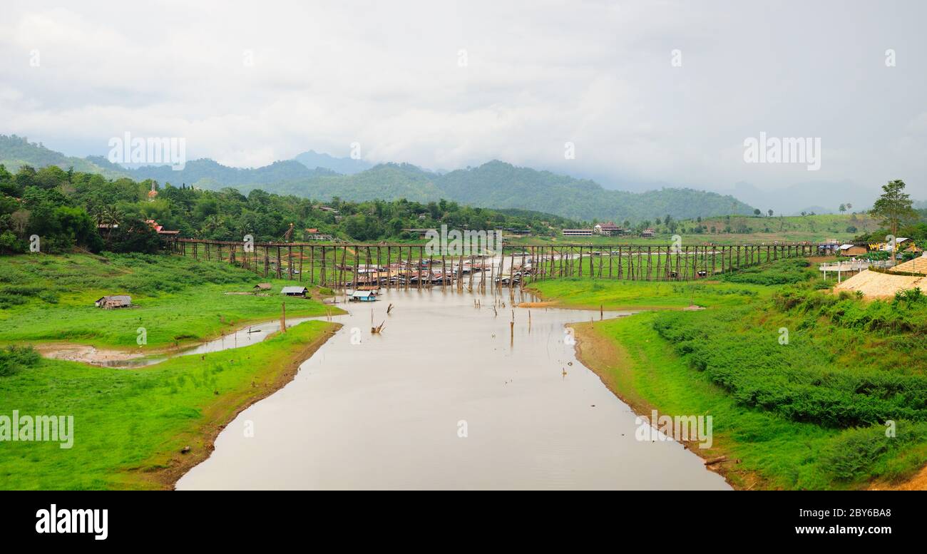 Mon wood bridge hi-res stock photography and images - Alamy