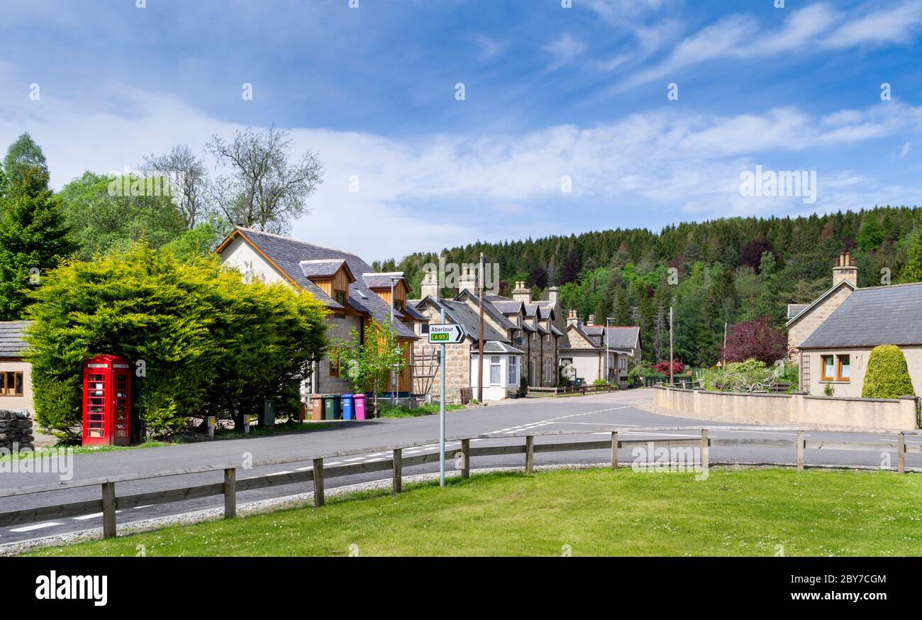 CARRON VILLAGE MORAY SCOTLAND SMALL VILLAGE NEAR THE RIVER SPEY AND A WHISKY DISTILLERY ON THE SPEYSIDE WAY Stock Photo