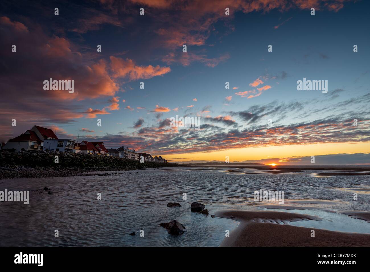 Plage de Wissant au coucher de soleil, France, Hauts de France Stock Photo