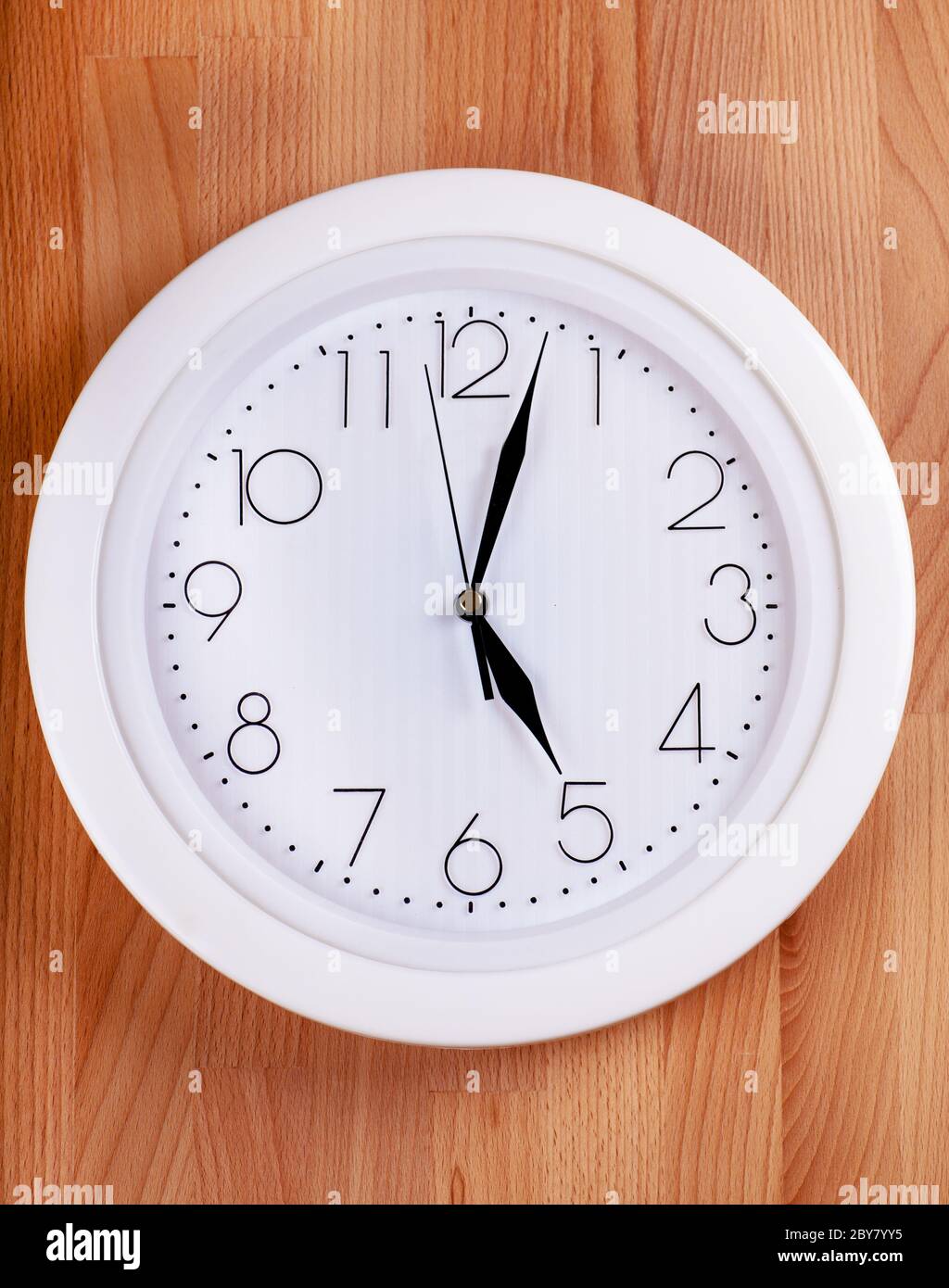 Small Wall Clock High Resolution Stock Photography and Images - Alamy