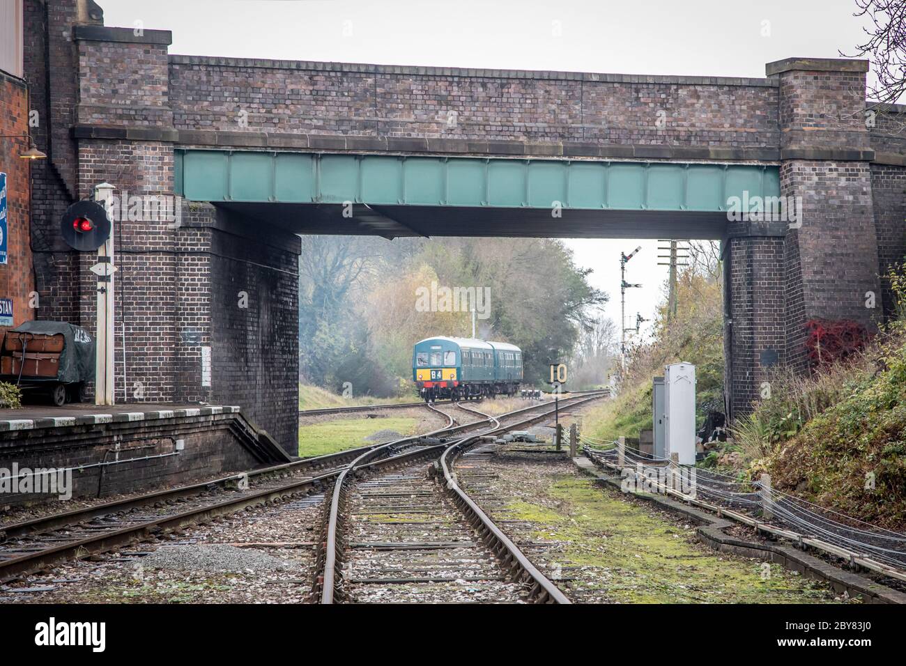 BR Metro-Cammell class 101 DMU E50266+M50203 departs Quorn and Woodhouse station on the Great Central Railway Stock Photo