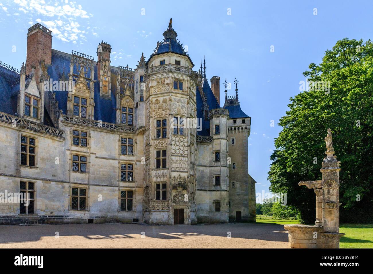 France, Cher, Berry, Route Jacques Coeur, Chateau de Meillant, castle, the Tour du Lion // France, Cher (18), Berry, Route Jacques Coeur, Meillant, ch Stock Photo
